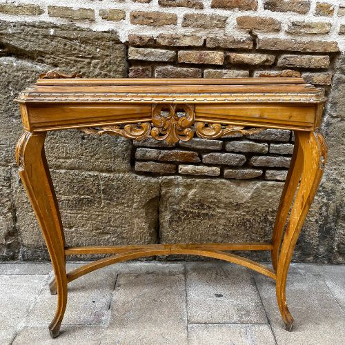 Mesa de Roble Vintage Restaurada – Mueble Artesanal con Historia