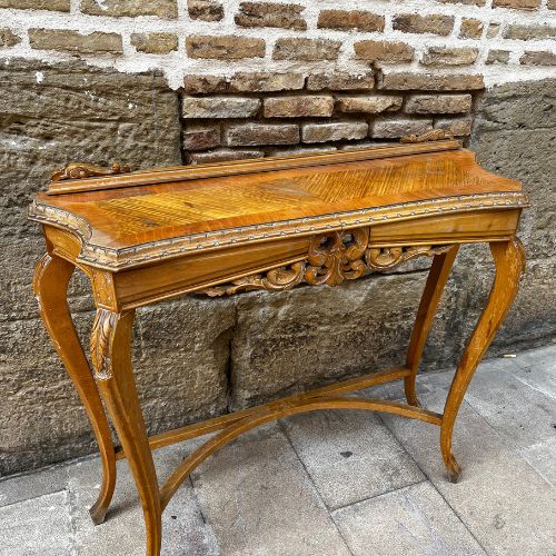 Mesa de Roble Vintage Restaurada – Mueble Artesanal con Historia