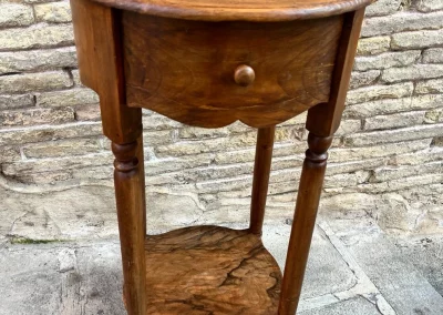 mesa después de la restauración