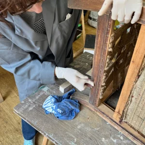 Proceso de restauración de una silla