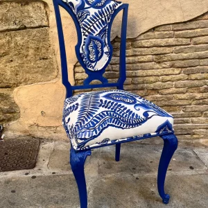 silla azul restaurada otro angulo