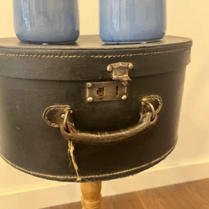 Mesa sombrerera restaurada